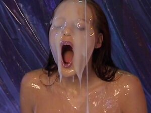 Gratuit Queeny Love vidéos porno et des films de sexe à CouplesNus.com