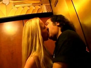 A Hotel - Porno @ CuloNudo.com