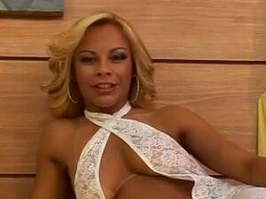 Uma Morena Deliciosa A Foder Com Dois Grandes, Sex Super Sexy Porn