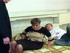 Mãe Russa Gostosa Fode Com Dois Caras, Mãe Madura Russa Sai No Pau Do Cara Duas Porn