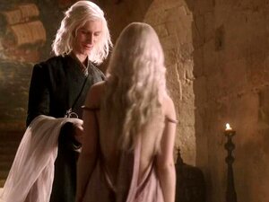 Vídeos de sexo e pornografia Emilia Clarke Nudes em alta qualidade ...