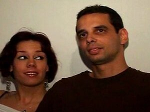 Mulher Se Junta A Casal Para Trio Amador Porn