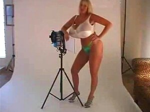 Vídeos de sexo e pornografia Kayla Kleevage em alta qualidade no ...