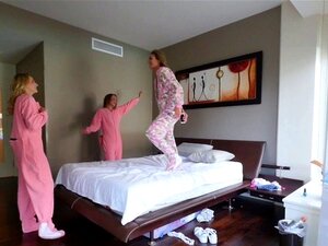 Zia Party Fuck - Porno @ CuloNudo.com