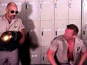 Gay Bat Room - Porno @ CuloNudo.com